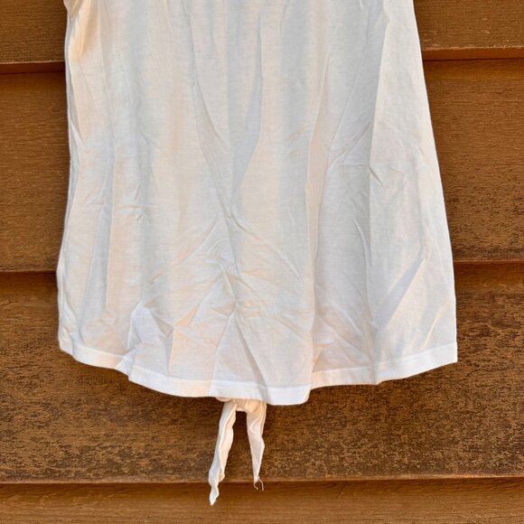 Lily Bleu White Sleeveless Tie-Front Tank Top With "Smile" Daisy Graphic Womens - Picture 8 of 9